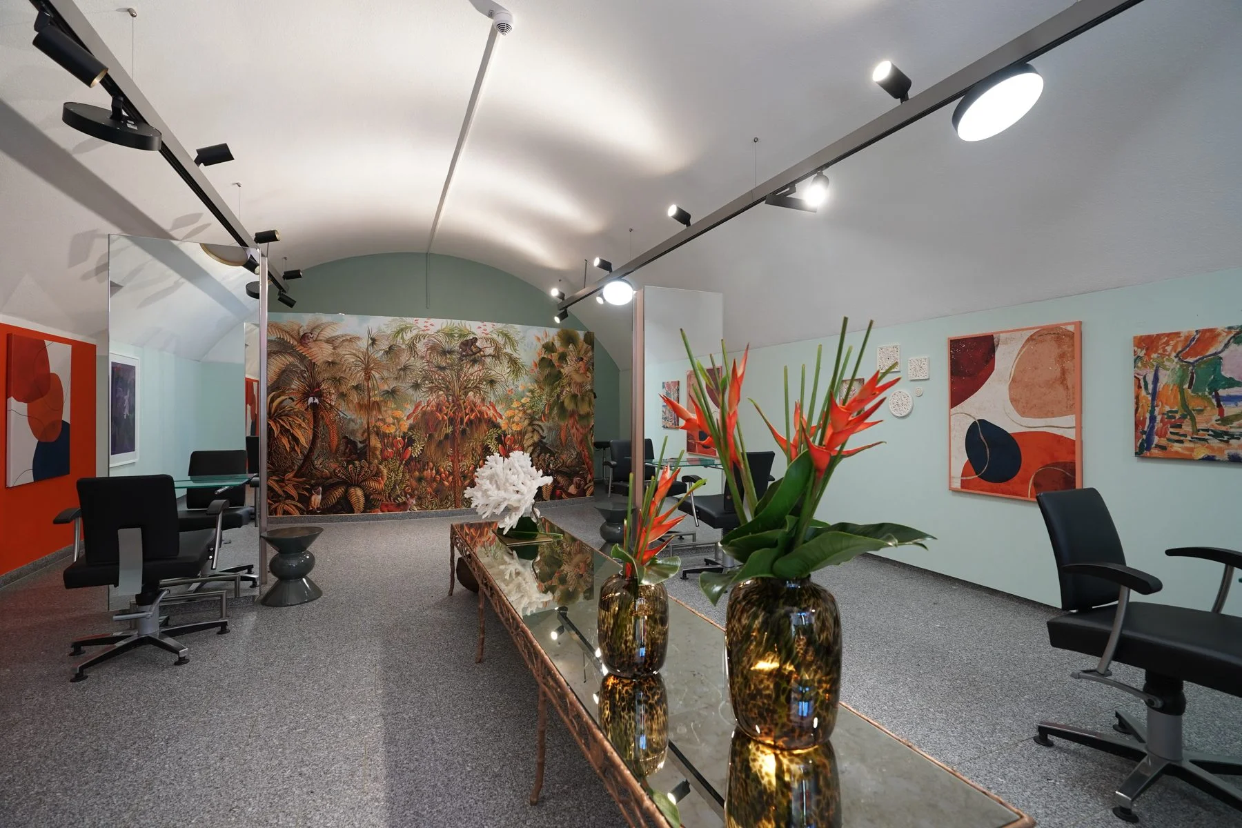 Armin Schmidt Frisör Augsburg – Salon mit Frisierplätzen